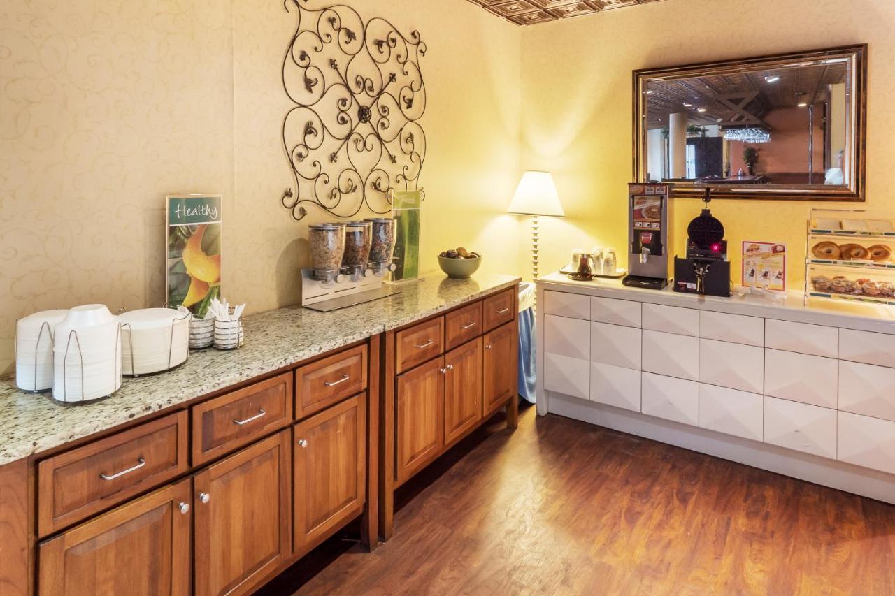 Quality Inn & Suites Conference Center Winter Haven Exteriör bild